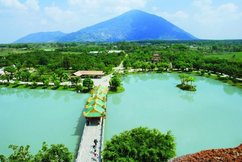 Công viên nước Long Điền Sơn